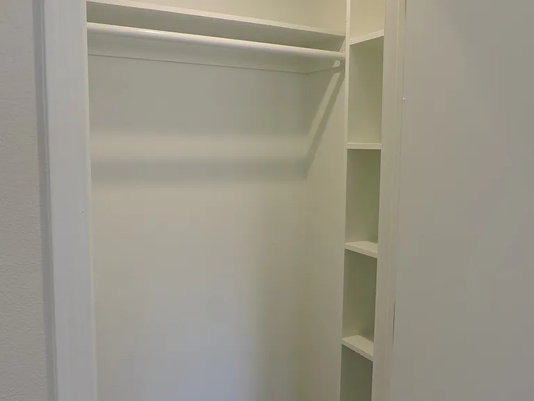 2309 Pembroke Dr #B — Photo 17