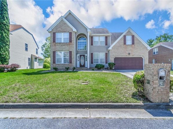 117 Lakes Edge Dr, Suffolk, VA 23434
