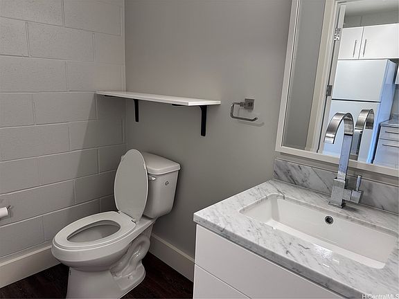 3rd image of 803 Waimanu St #109