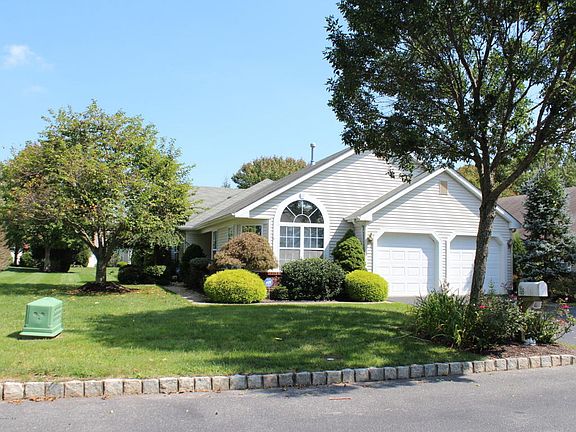 2nd image of 98 Skyline Dr