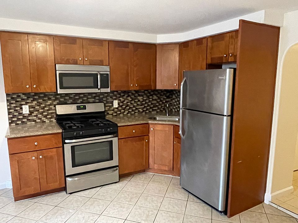 1st image of 88 Pioneer St #2