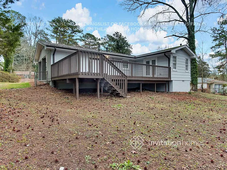391 Derbyshire Dr — Photo 22