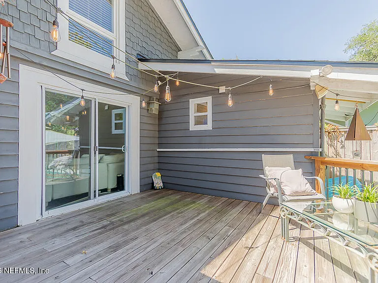 2751 Herschel St — Photo 25