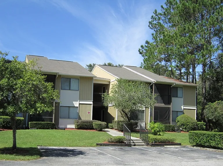 Stone Creek Apartments — Photo 10