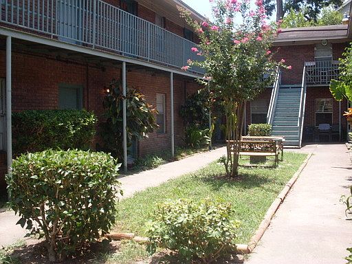 1st image of 1419 Hyde Park Blvd APT 21