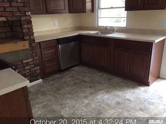 5th image of 23 Rolling Woods Ct
