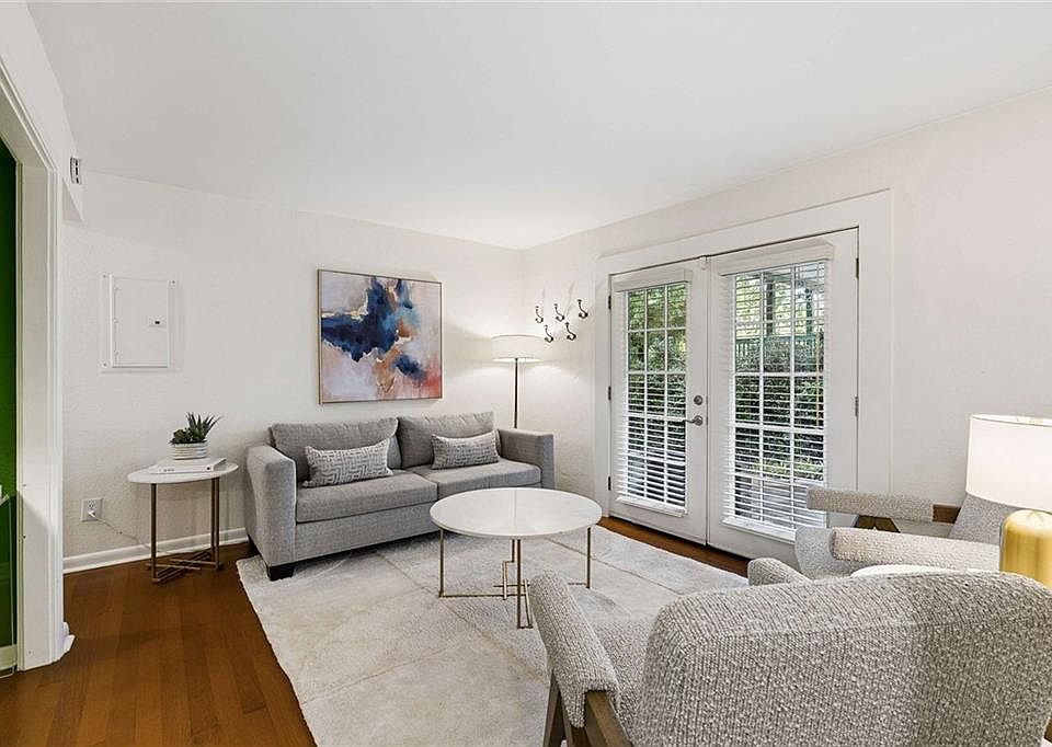 1st image of 1355 Euclid Ave NE APT 27