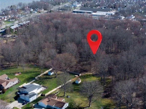 Woodruff Dr, Sheffield Lake, OH 44054