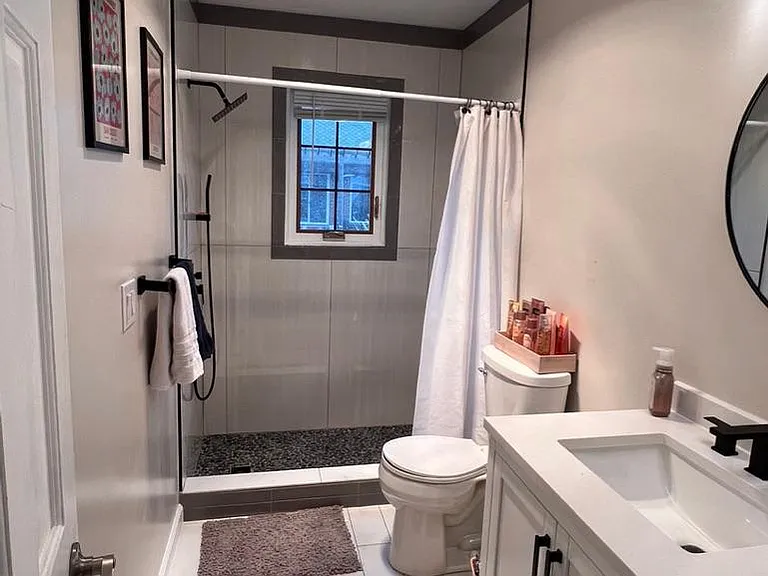 3rd full bath room