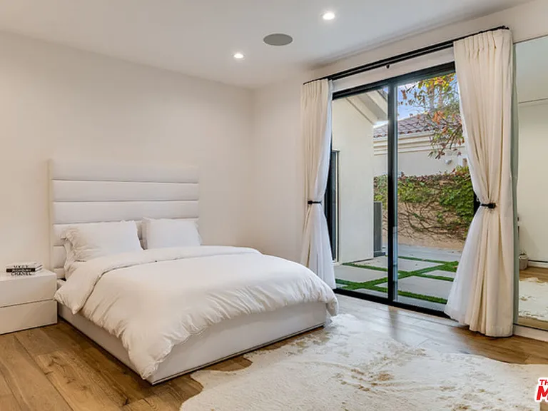 25879 Chalmers Pl — Photo 31