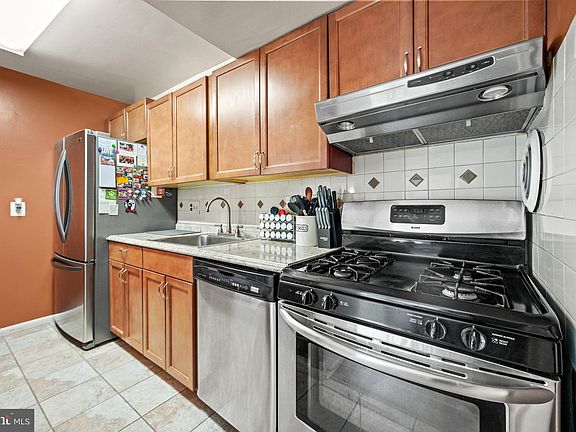 5th image of 8001 Chanute Pl APT 3