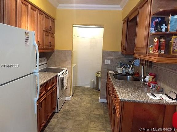 5th image of 15550 NE 10th Ave