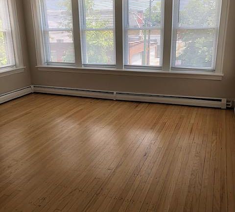 2nd image of 1942 N Lowell Ave APT 2