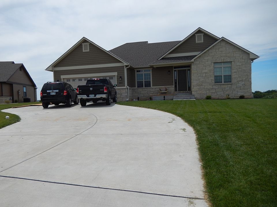 1st image of 2613 Bellerive Dr