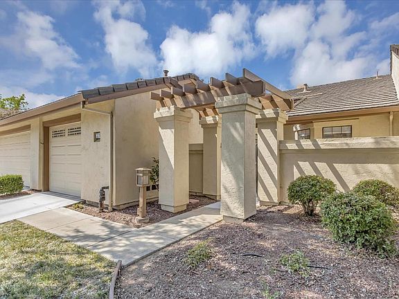 2nd image of 3219 Lake Trasimeno Dr
