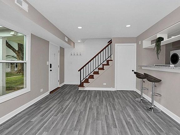 5th image of 1301 N Glen Cir APT A