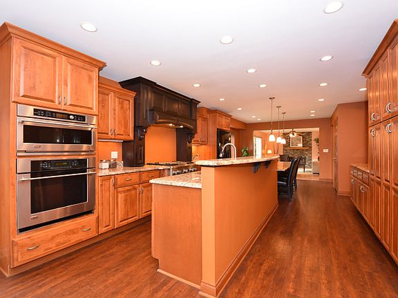 Chef's Kitchen - Double Oven