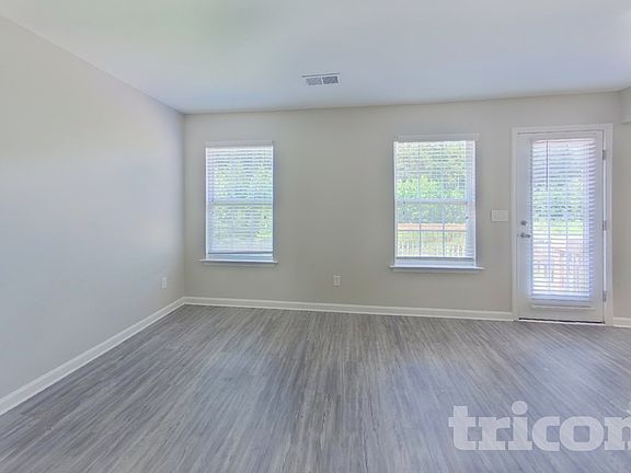 3rd image of 304 Longfellows Ln