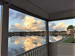 555 Windsor Sq APT 202, Naples, FL 34104