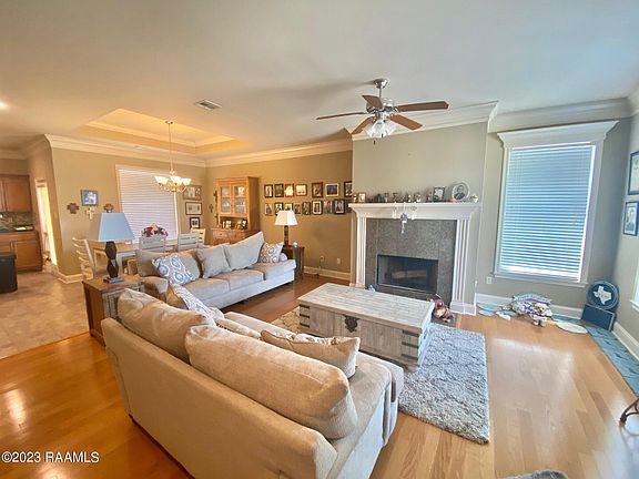 3rd image of 207 Forest Creek Dr