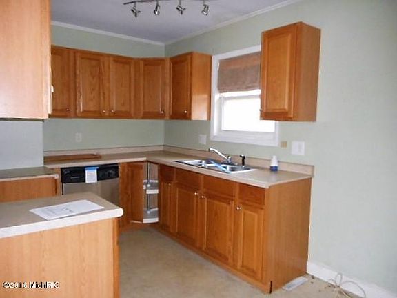 5th image of 665 Lincoln Ct