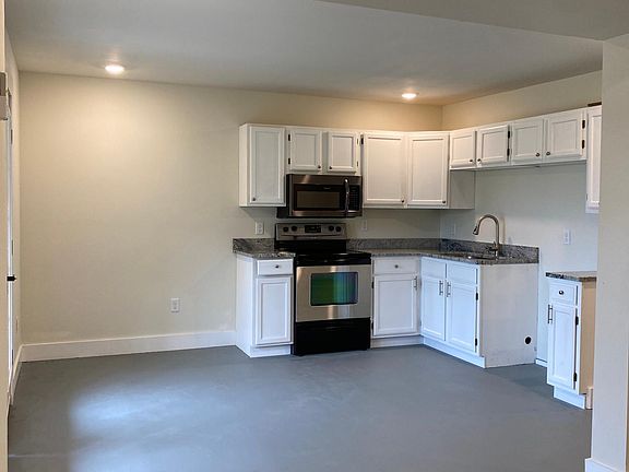 Kitchen area, refrigerator to come.