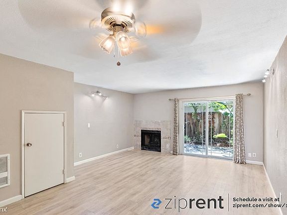 2nd image of 422 Tortola Way
