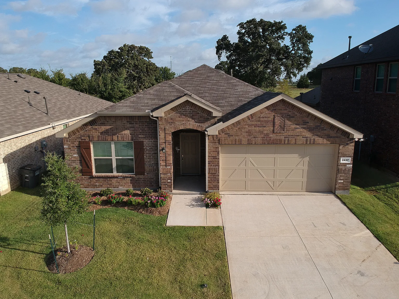 4 bed, 1852 sqft, $2,099 — Photo 2