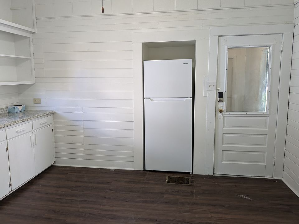 Kitchen side