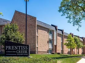 Prentiss Creek at Downers Grove Apartments