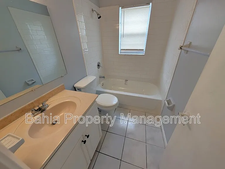 1803 E Humphrey St — Photo 13