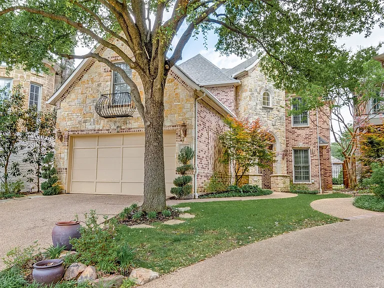 13 Cochran Oaks Ln — Photo 2