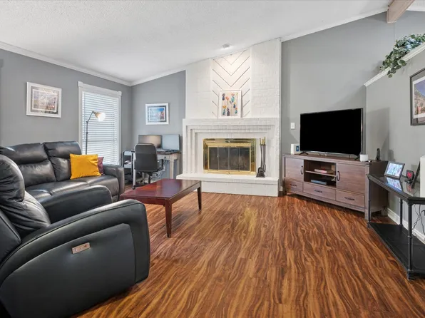 5704 Teal Ridge Dr, Arlington, TX 76017