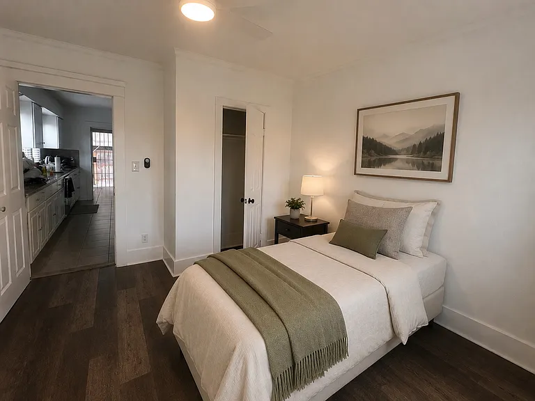 607 Fresno St — Photo 2