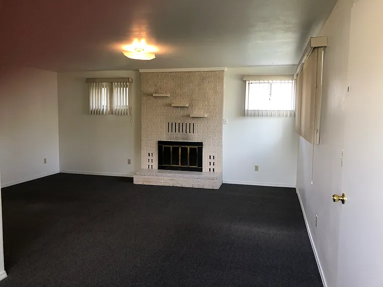 331 NW Cleveland St — Photo 7
