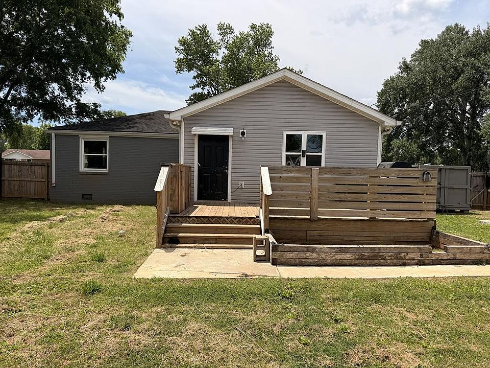 2nd image of 321 Breckinridge Dr