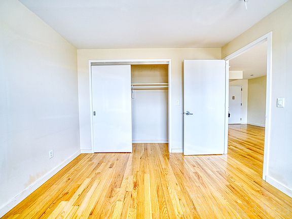 4th image of 2315 Astoria Blvd #2E