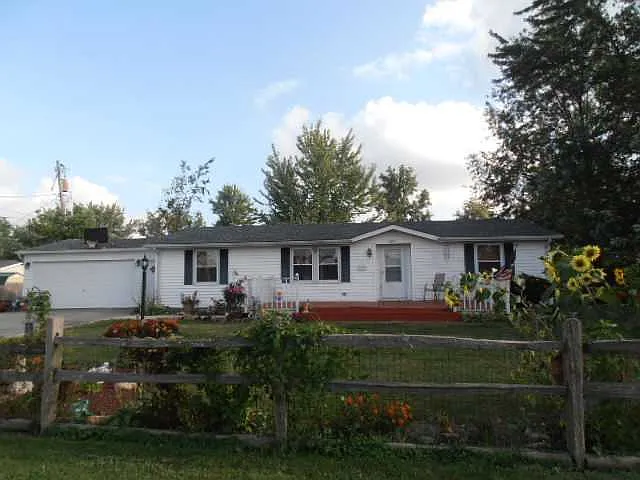 845 Bell St photo 1