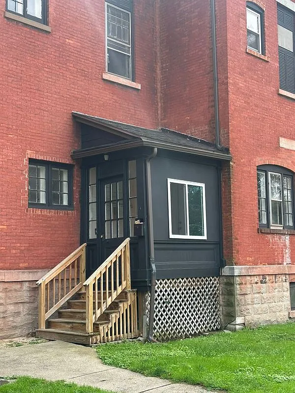 14 S Lewis St — Photo 2