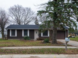 9461 Hemphill Dr, Fort Wayne, IN 46819