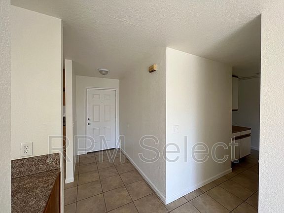 5th image of 7021 Woodbine Ave