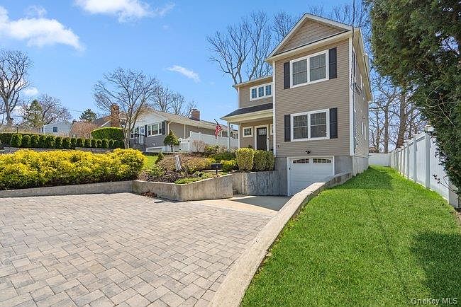 1st image of 4 Knollwood Avenue