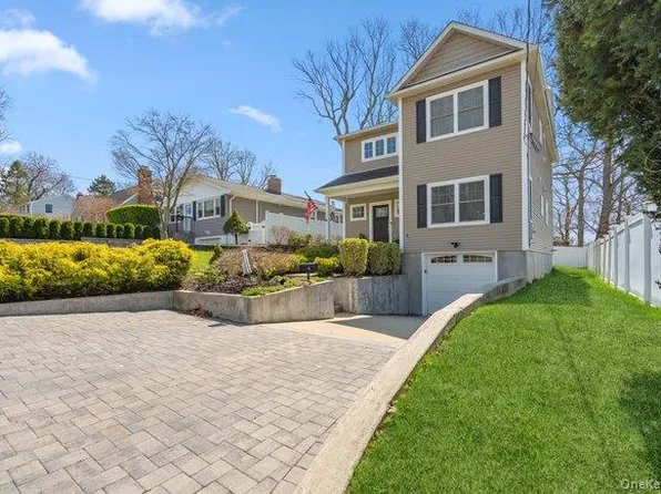 4 Knollwood Avenue, Bayville, NY 11709