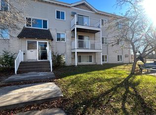 2651 Moundsview Dr #302, Saint Paul, MN 55112