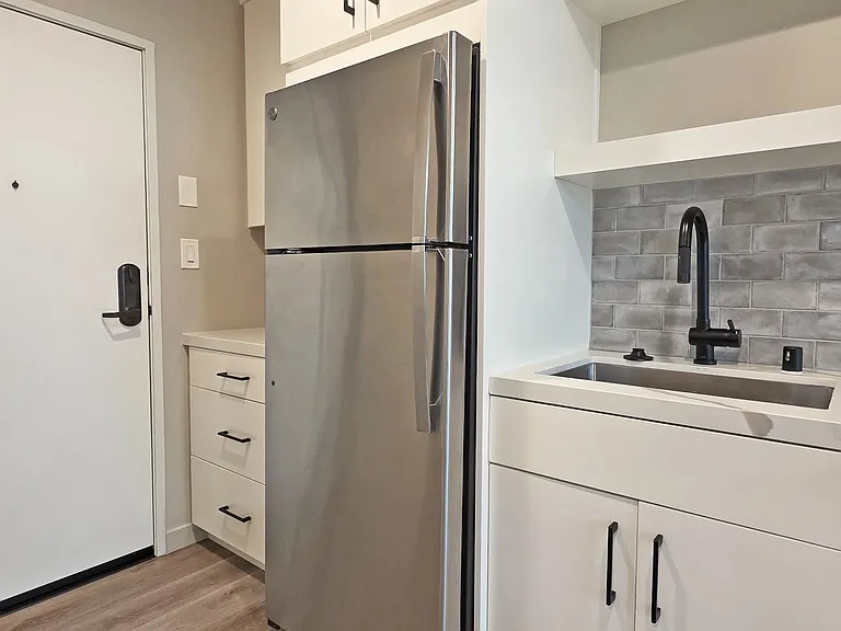 2716 N St #302 — Photo 5
