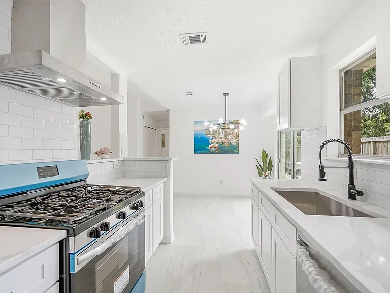 7310 Londres Dr — Photo 12