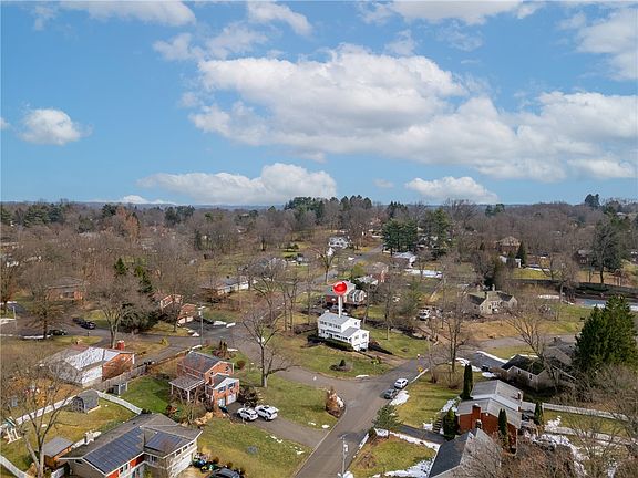 4th image of 469 Inwood Rd