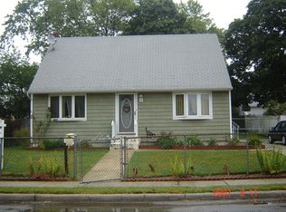 210 Jay St, Freeport, NY 11520