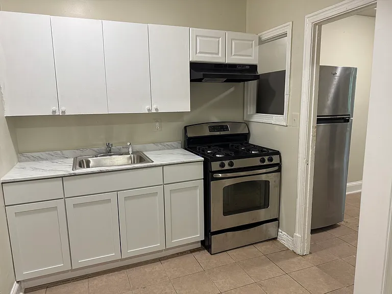 1235 Holbrook Ter NE — Photo 10