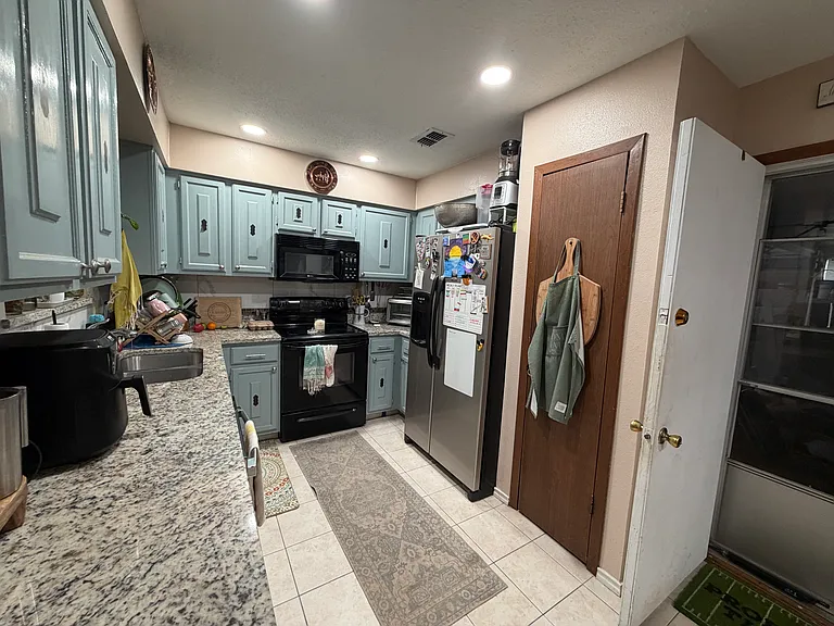 805 Windmere Cir — Photo 6
